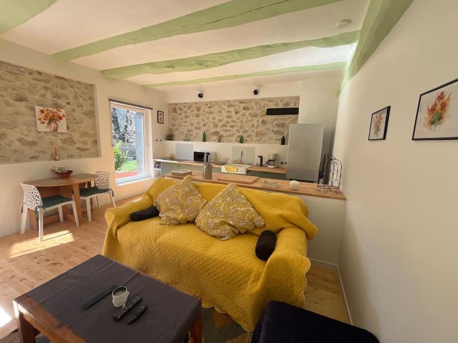 La Bastide Aux Iris - Les Capucines Apartamento Villecroze Exterior foto